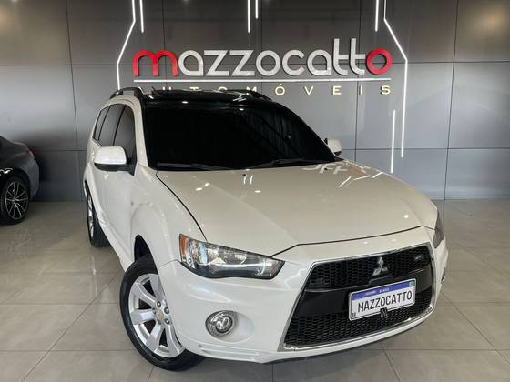 MITSUBISHI OUTLANDER 3.0 GT 4X4 V6 24V GASOLINA 4P AUTOMÁTICO MITSUBISHI OUTLANDER 3.0 GT 4X4 V6 24V GASOLINA 4P AUTOMÁTICO